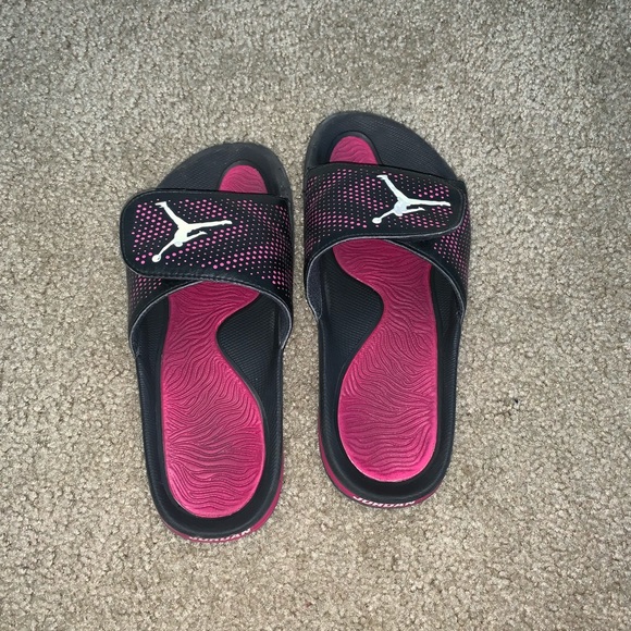 pink black jordan slides